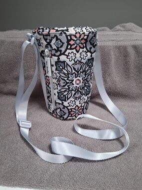 Vera Bradley Silver Gray Floral Tile Crossbody Bottle Bag Insulated New